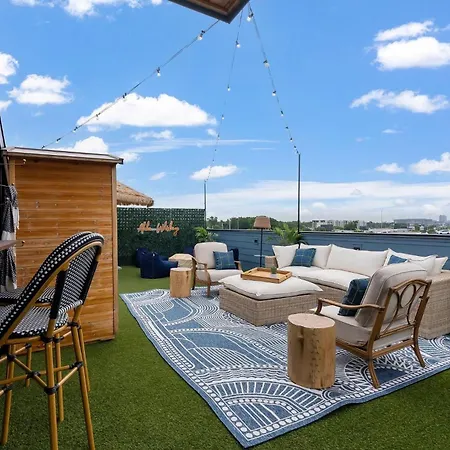 Old Hawai'i Hale Holiday home Nashville