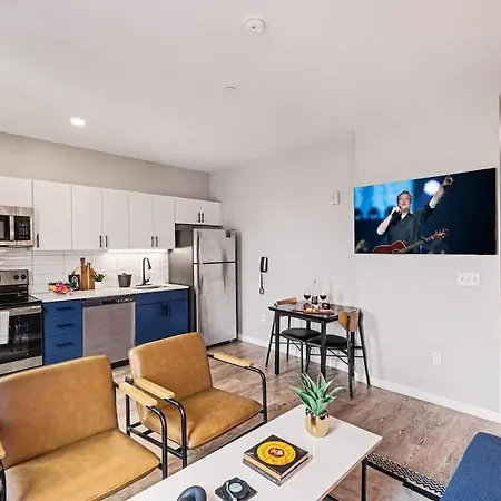 Holiday home Muse - Pool & Gym - Walk To Broadway