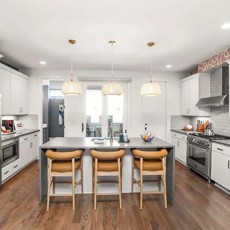 2 Units Sleeps 24 Nashville's Location *