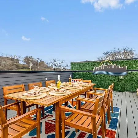 The Duet - Rooftop Lounge - 5 Mins To Broadway Holiday home