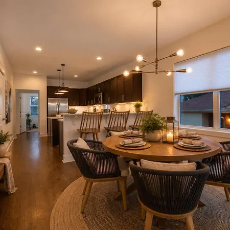 12 South Treehouse - Steps To 12 South Shopping & Entertainment Holiday home