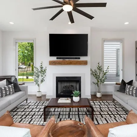 House With Rooftop Patio, Next To A Park, 3 Miles To Downtown Nashville