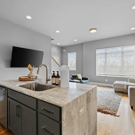 Music Getaway 4br Near Broadway Holiday home *
