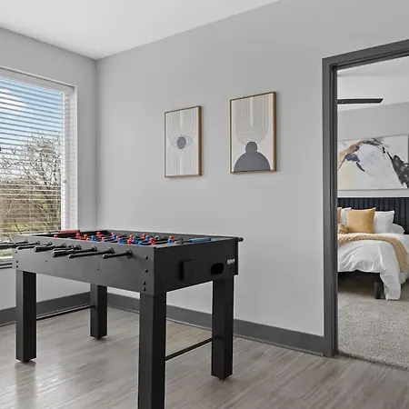 Luxe 2br W Views Near Broadway & Music Row Nashville
