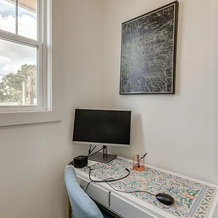 4 Mi To Broadway: Chic Townhome W/ Office! Holiday home *