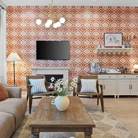 The Velvet Spur - Rooftop Retreat Near Germantown Holiday home Nashville