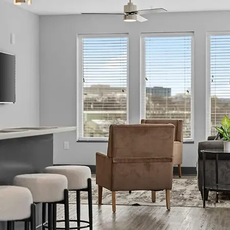 Luxe 2br W Views Near Broadway & Music Row Holiday home *