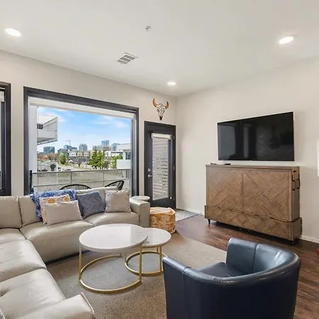 Holiday home Trendy For 4 W Shared Pool Near The Gulch *