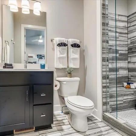 3 Townhomes Hot Tub & Rooftop Decks Nashville