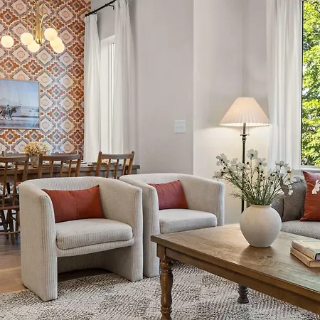 The Velvet Spur - Rooftop Retreat Near Germantown * Nashville