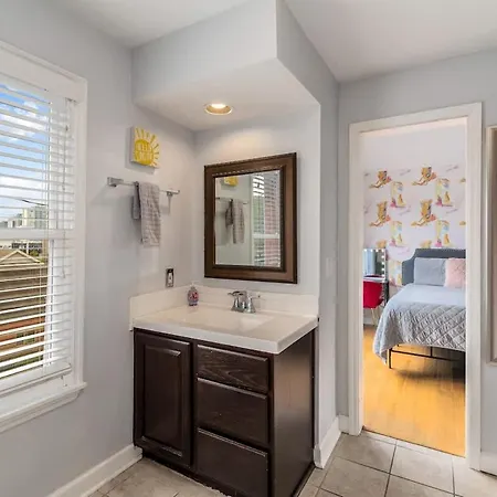Lainey's Loft By Local *