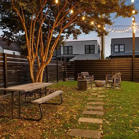 Holiday home Speakeasy. East Nash. Hot Tub. Mins To Broadway *