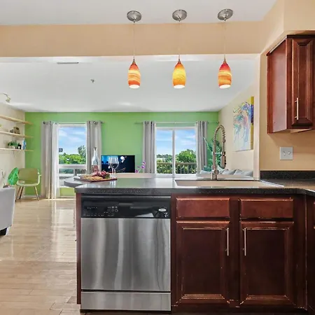 Flow - Pool - River Views - Mins To Broadway Holiday home Nashville