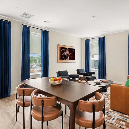 Harmony - Pool & Gym - Walk To Broadway Holiday home Nashville