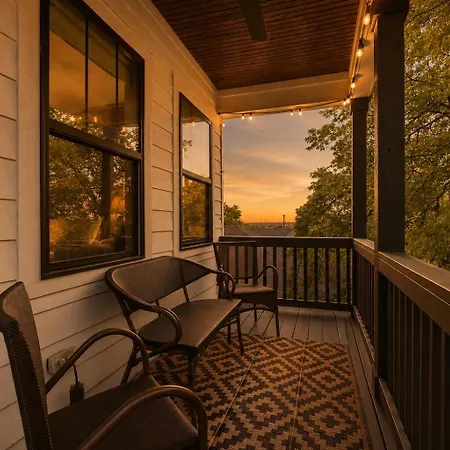12 South Treehouse - Steps To 12 South Shopping & Entertainment *