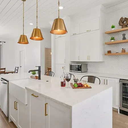 Rodeo - Rooftop Patio - Minutes To Broadway Holiday home