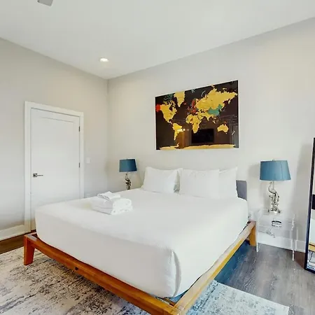 Downtown West End Retreat Near Broadway Holiday home