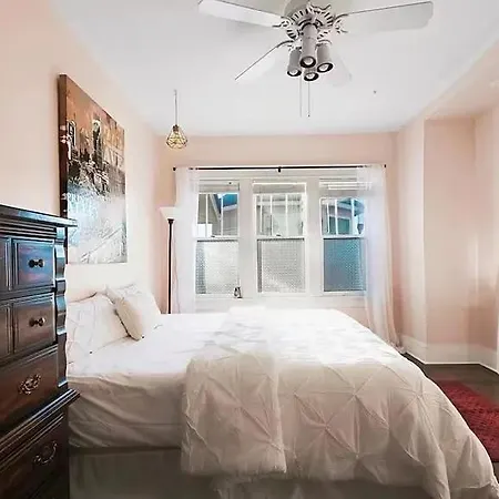 Holiday home Minutes To Downtown - East Nash 4br,3ba