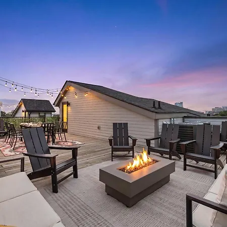 Holiday home The Velvet Spur - Rooftop Retreat Near Germantown Nashville