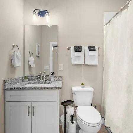 10 Mins To Broadway & Dt King Suites, Sleeps 12