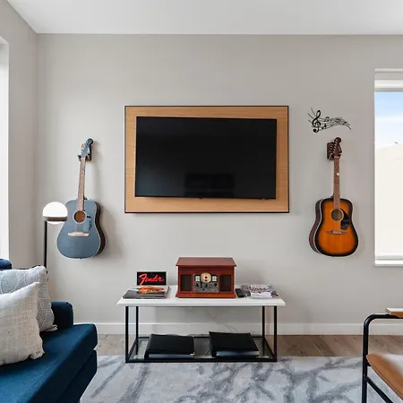 Enjoy Music Row Aparthotel *