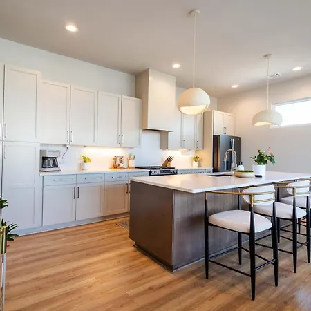 The Amenities | Heated Pool | 7 Mins-broadway * Nashville