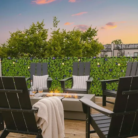 The Velvet Spur - Rooftop Retreat Near Germantown Holiday home Nashville