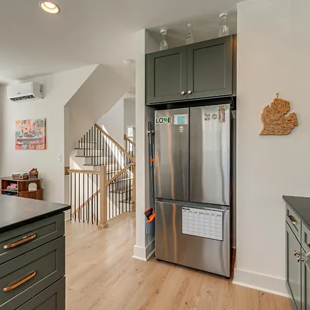 Holiday home 4 Mi To Broadway: Chic Townhome W/ Office! Nashville