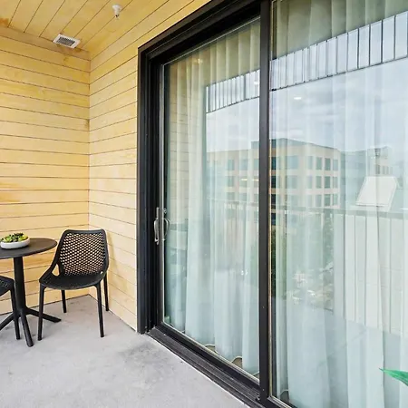 Holiday home Fortissimo - Pool - Gym - Mins To Broadway *