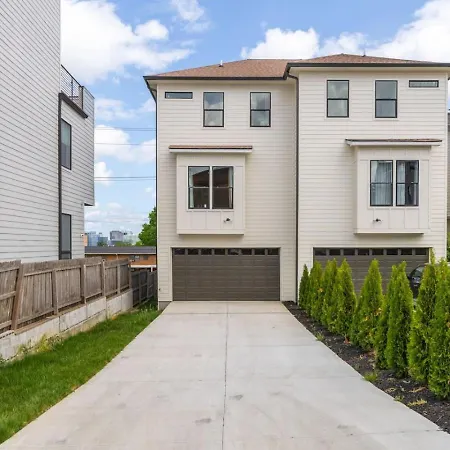 12 South With Rooftop Sauna, Wet Bar, And Two Car Garage