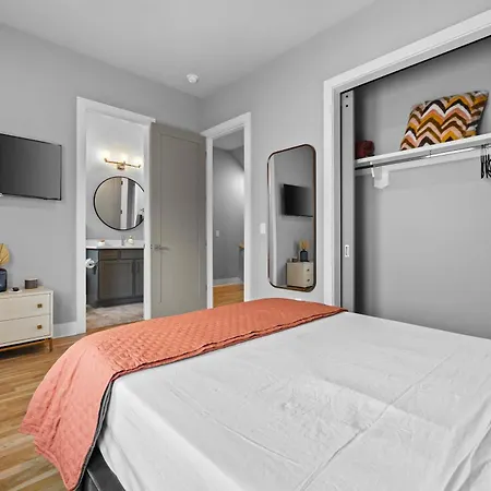 Holiday home Music Getaway 4br Near Broadway