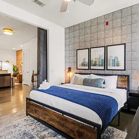 Holiday home Trendy For 2 Near Centennial Park & Vandy