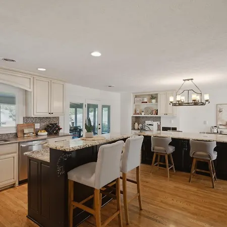 Unwind By The Fireplace In North *