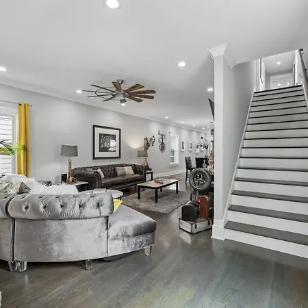 Holiday home In Style Spacious Nash Near Broadway