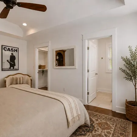 12 South Treehouse - Steps To 12 South Shopping & Entertainment Holiday home Nashville