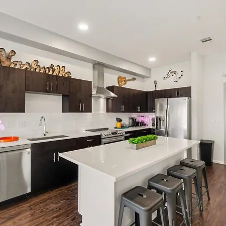 Trendy For 4 W Shared Pool Near The Gulch Holiday home Nashville