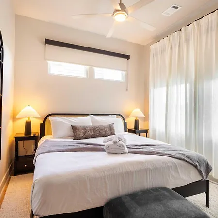 Heated Pool + Hot Tub + Sauna • 7 Min To Broadway Holiday home Nashville
