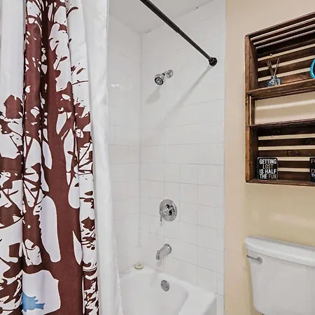 Flow - Pool - River Views - Mins To Broadway Holiday home *