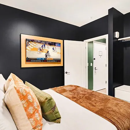 Holiday home Fortissimo - Pool - Gym - Mins To Broadway *