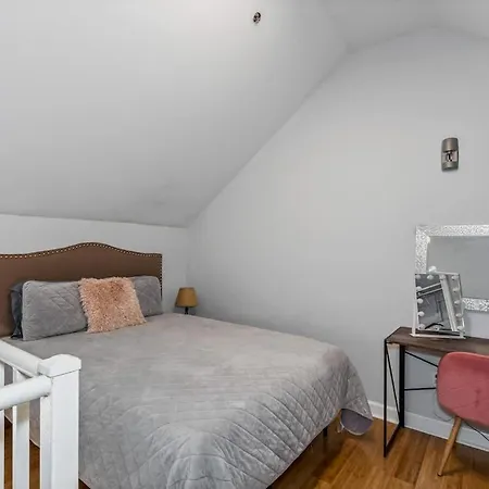 Lainey's Loft By Local *