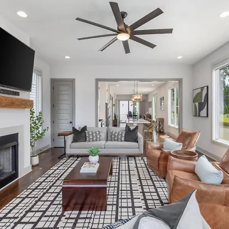 House With Rooftop Patio, Next To A Park, 3 Miles To Downtown Nashville