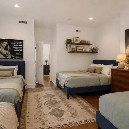 Holiday home 12 South Treehouse - Steps To 12 South Shopping & Entertainment Nashville