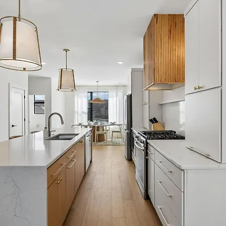 Fancy Townhouse With Rooftop Hot Tub & Fireplace * Nashville