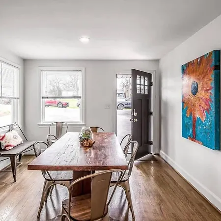 Charming Spacious - 10 Mins To Downtown