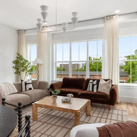 12 South With Rooftop Sauna, Wet Bar, And Two Car Garage Holiday home