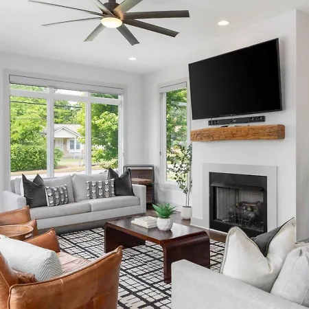 House With Rooftop Patio, Next To A Park, 3 Miles To Downtown * Nashville
