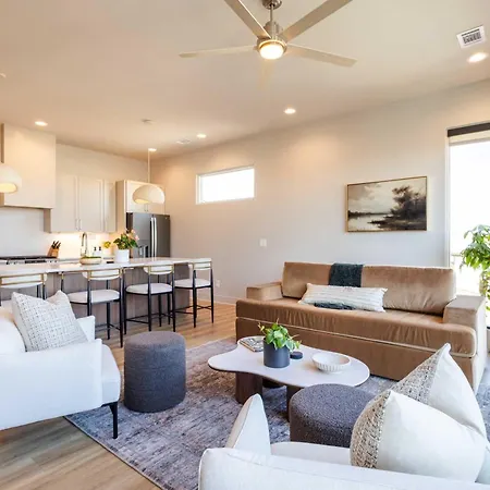 The Amenities | Heated Pool | 7 Mins-broadway * Nashville