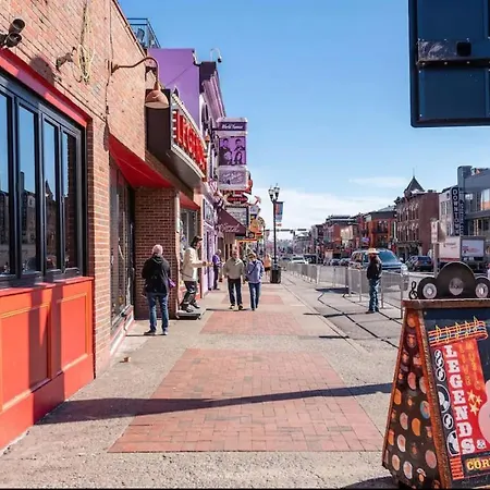 Old School Cool 3br Minutes To Downtown
