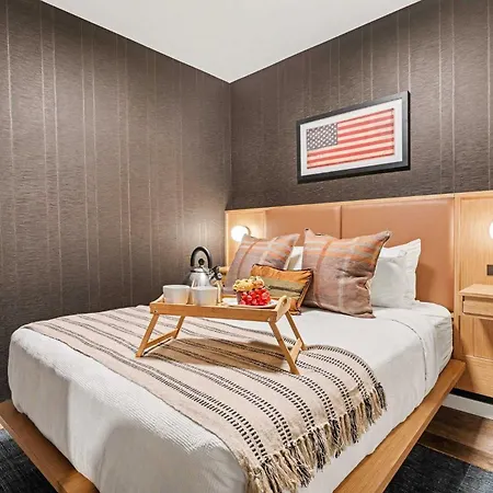 Holiday home Fortissimo - Pool - Gym - Mins To Broadway *