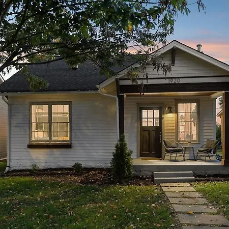 Holiday home Speakeasy. East Nash. Hot Tub. Mins To Broadway